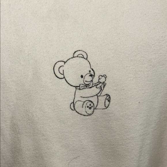 🧸Brandy Melville Cream Crop Top with Bear Detail - Picture 3 of 4